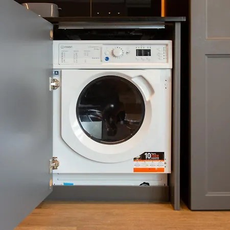 Social Hollywood 푼샬