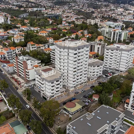 Social Hollywood בית הארחה *