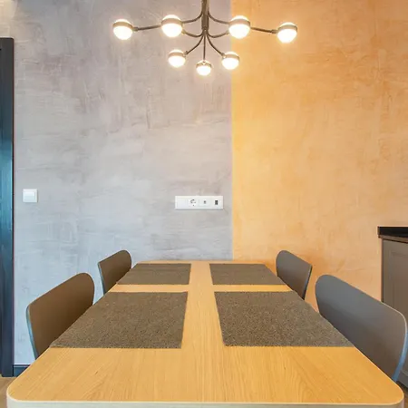 Social Hollywood פונשל