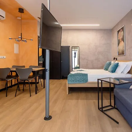 Social - Hollywood Guest house *