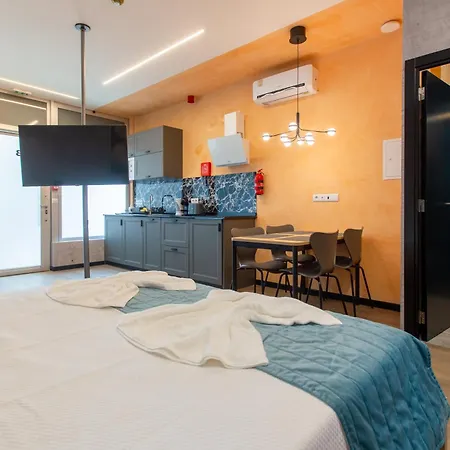 Social Hollywood * Funchal