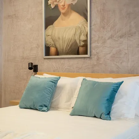 Social Hollywood Guest house